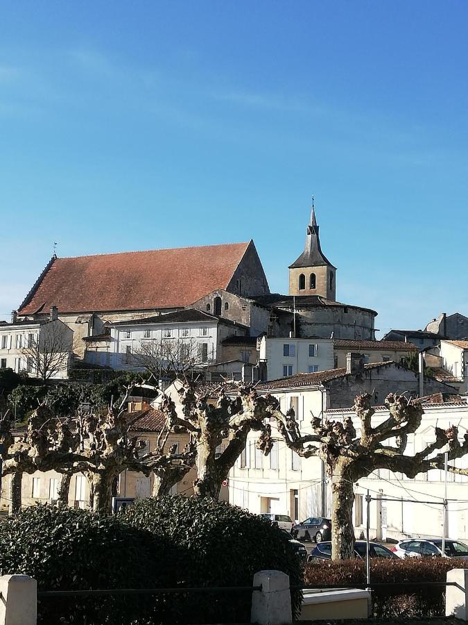 Chambre D'Hotes Chez Sandrine Guîtres Exteriér fotografie